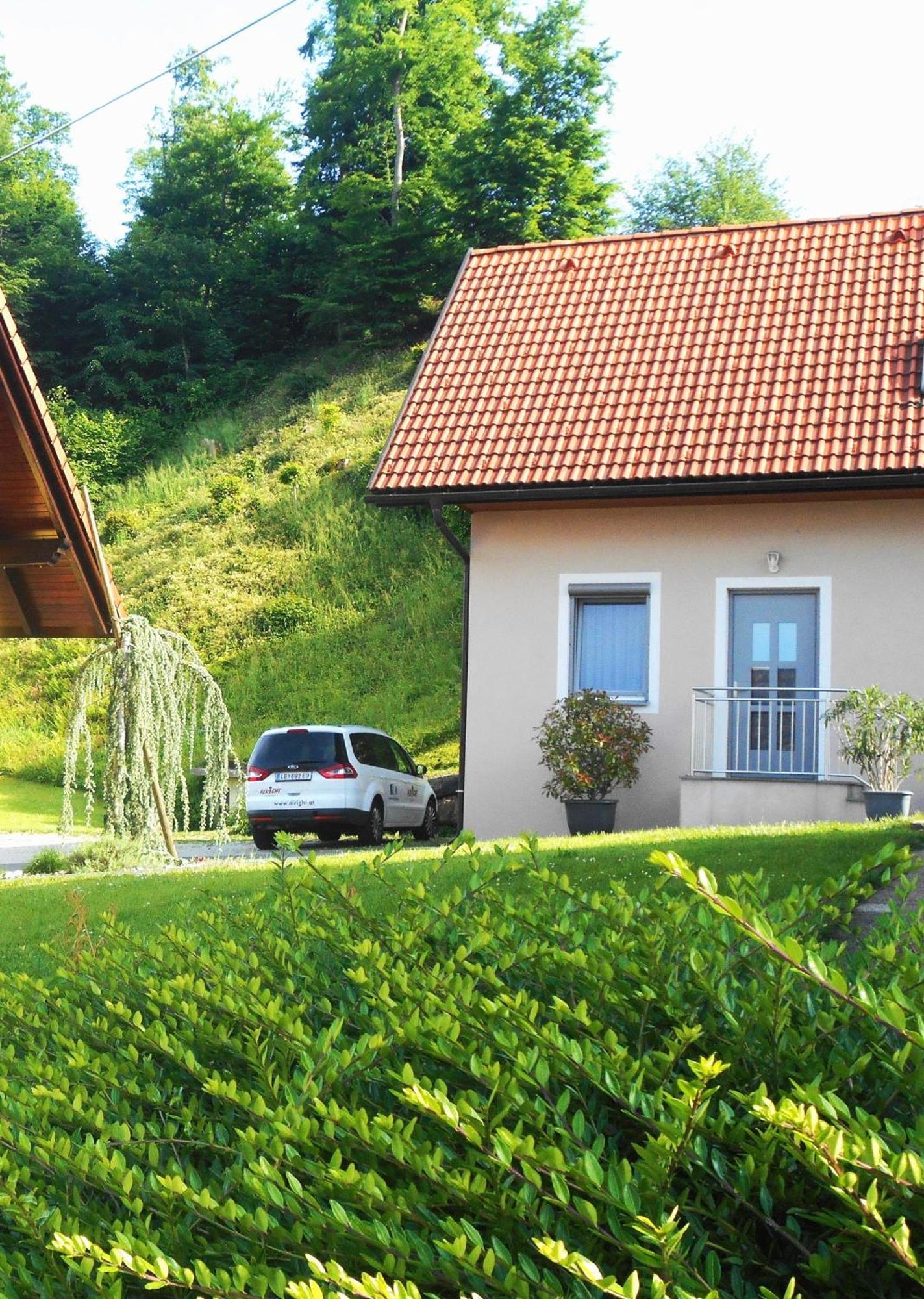 Ferienwohnungen Karin Am Seggauberg Leibnitz Esterno foto