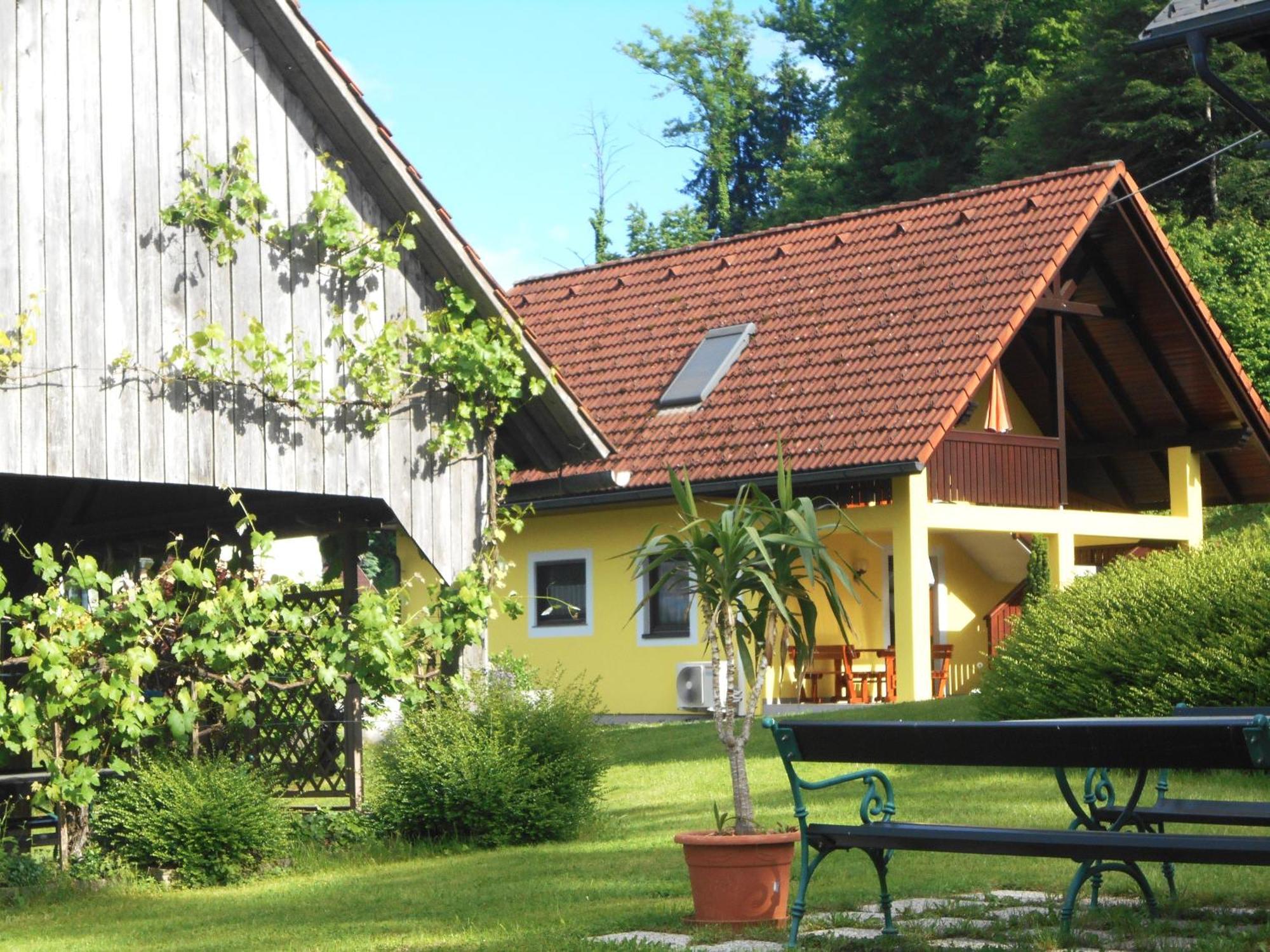 Ferienwohnungen Karin Am Seggauberg Leibnitz Esterno foto